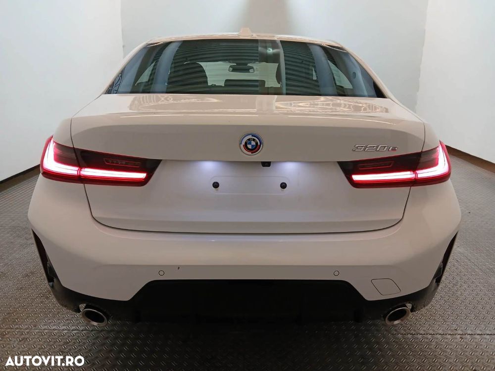 BMW Seria 3 320e Aut. M Sport - 8