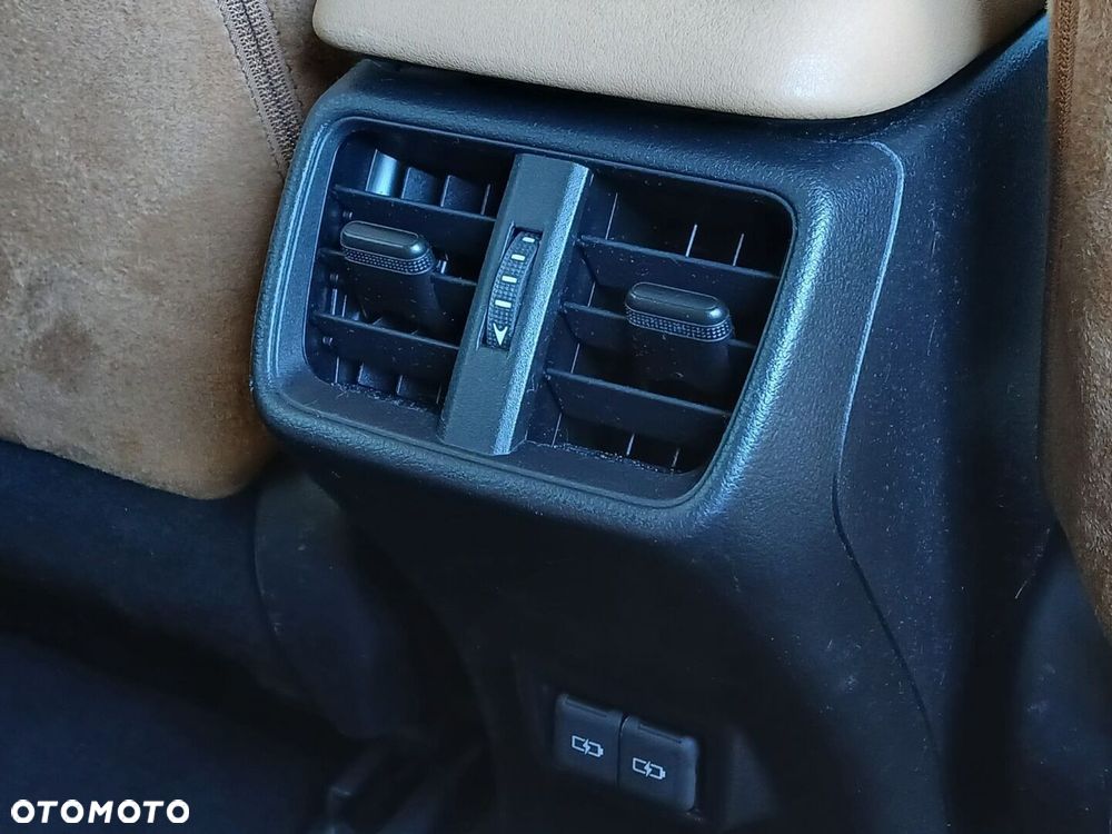 Lexus UX 250h GPF Business 2WD - 40