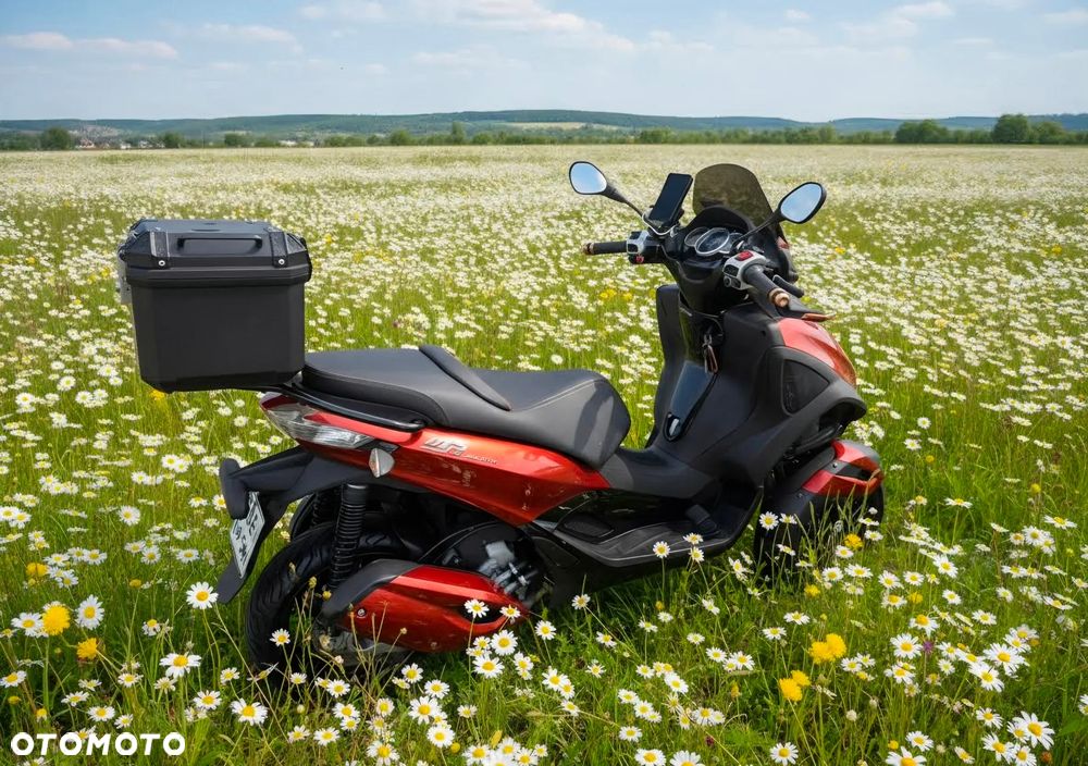Piaggio MP-3 - 4