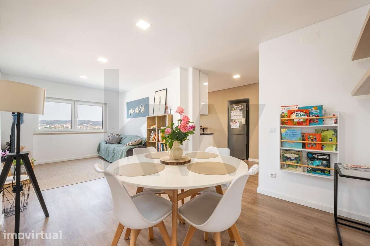 Apartamento T4+1 totalmente remodelado com vista rio em Santa Clara, C - Grande imagem: 5/37