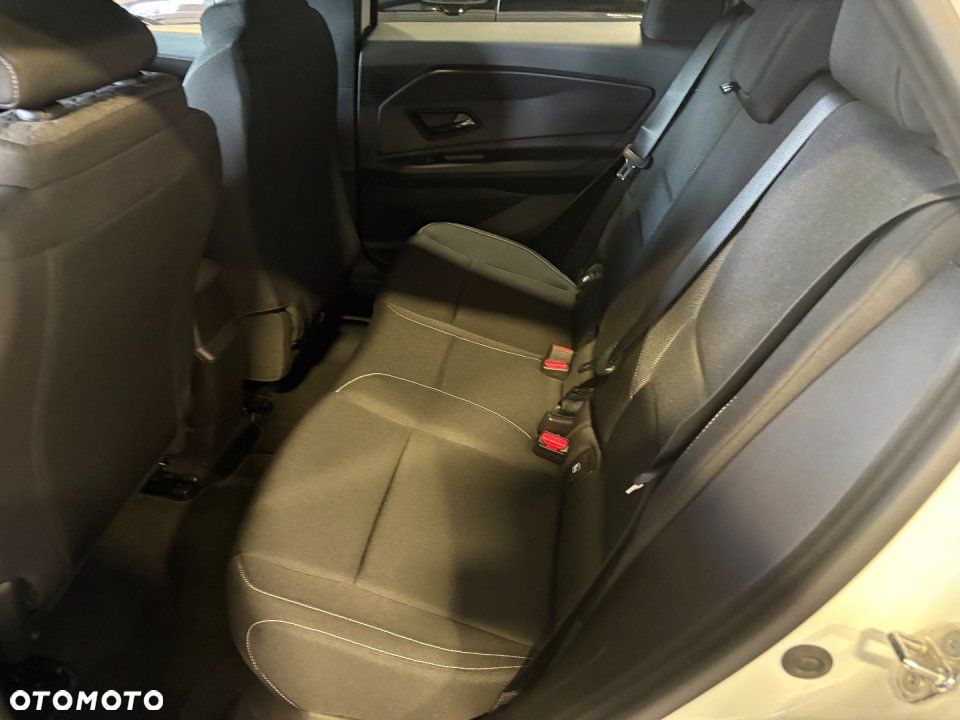 Nissan Micra - 8