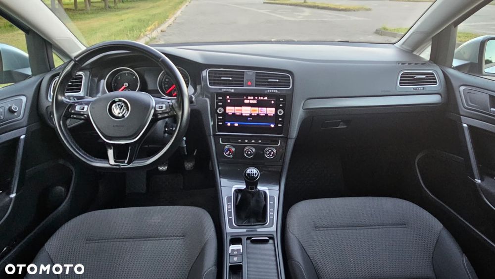 Volkswagen Golf - 11