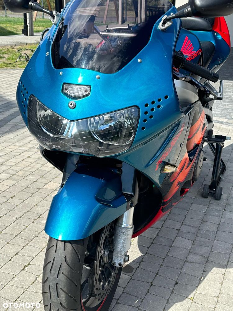 Honda CBR - 3
