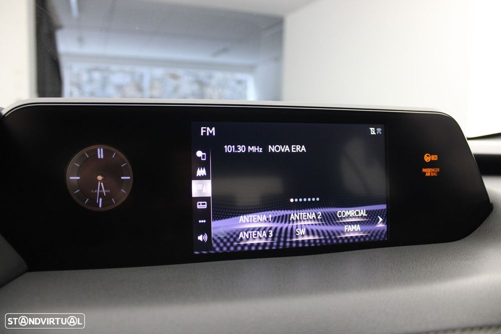 Lexus UX 250h Premium - 17