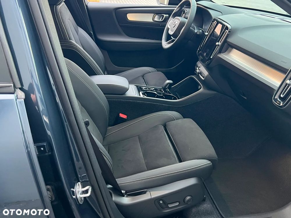Volvo XC 40 B4 AWD Ultimate Dark - 20