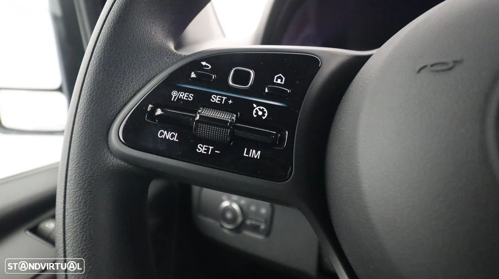 Mercedes-Benz Sprinter - 26