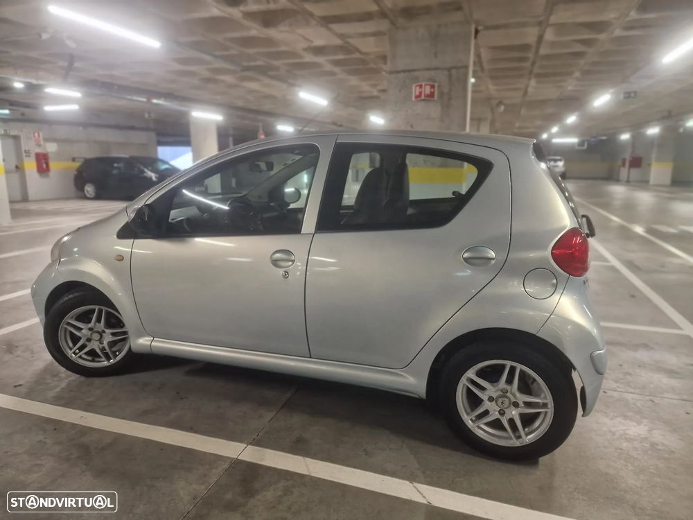 Toyota Aygo 1.0 + AC - 8