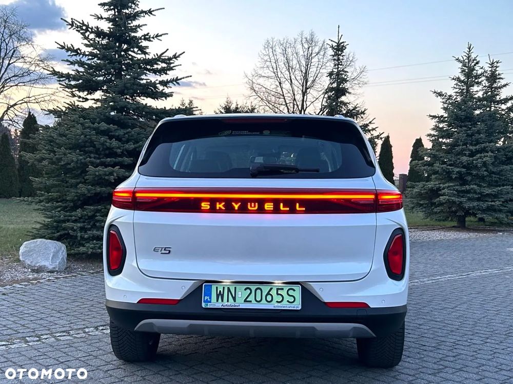 Skywell ET5 72kWh Luxury - 11