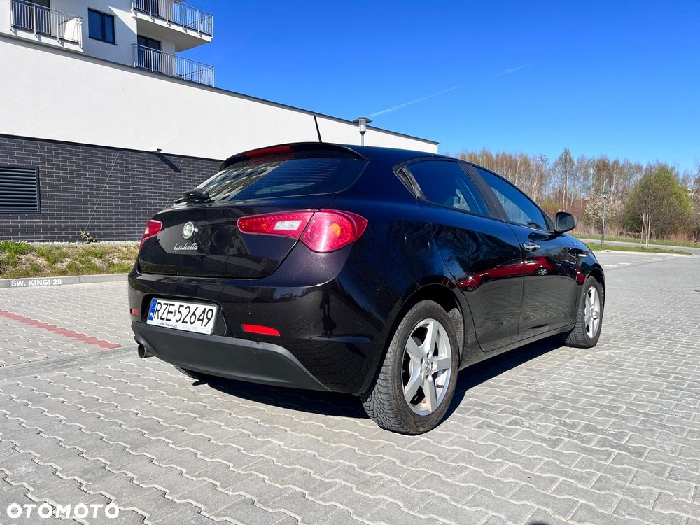 Alfa Romeo Giulietta 1.6 JTDM Veloce - 10