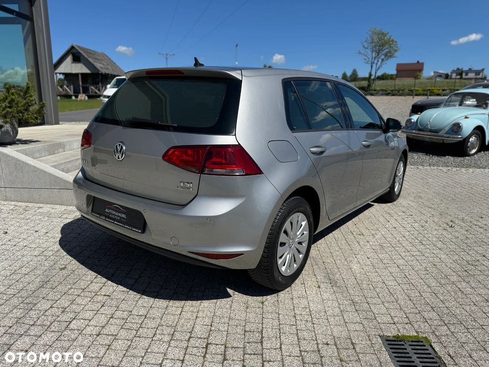 Volkswagen Golf - 8