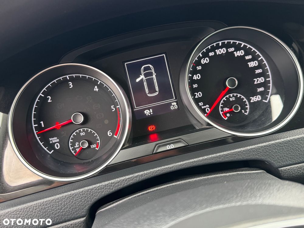 Volkswagen Golf 1.6 TDI Sound - 37