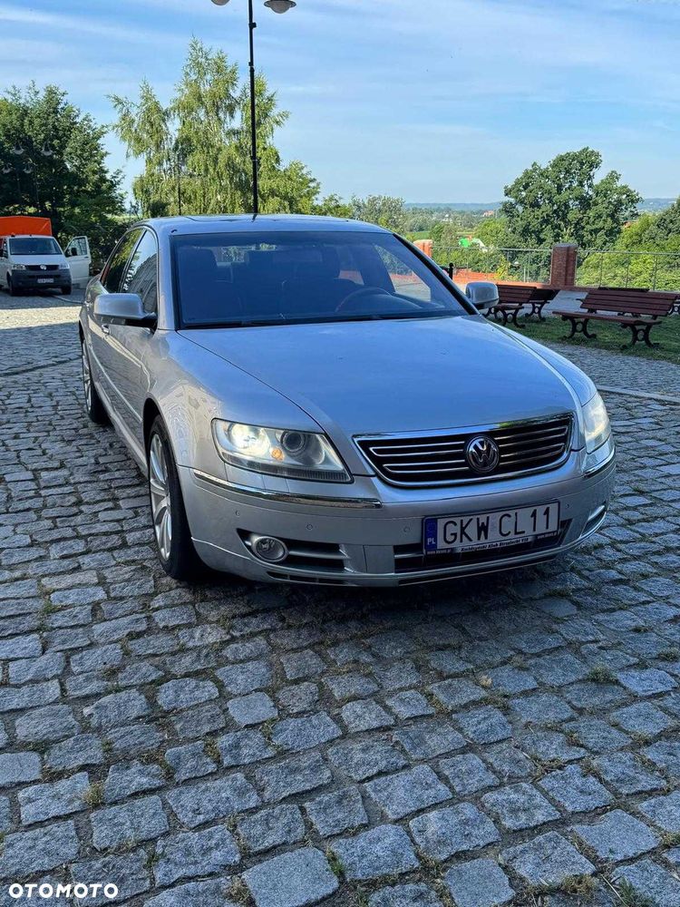 Volkswagen Phaeton - 1