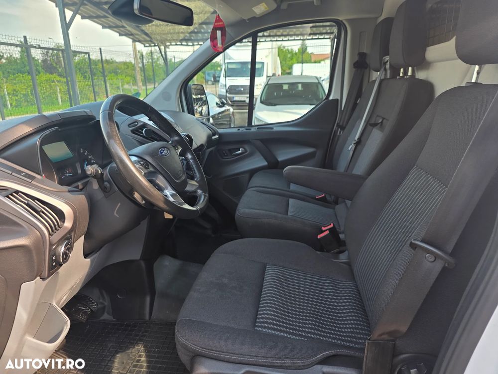 Ford TRANSIT CUSTOM - 19