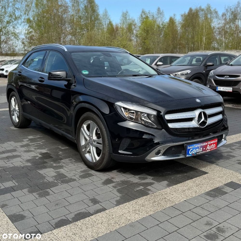 Mercedes-Benz GLA - 14