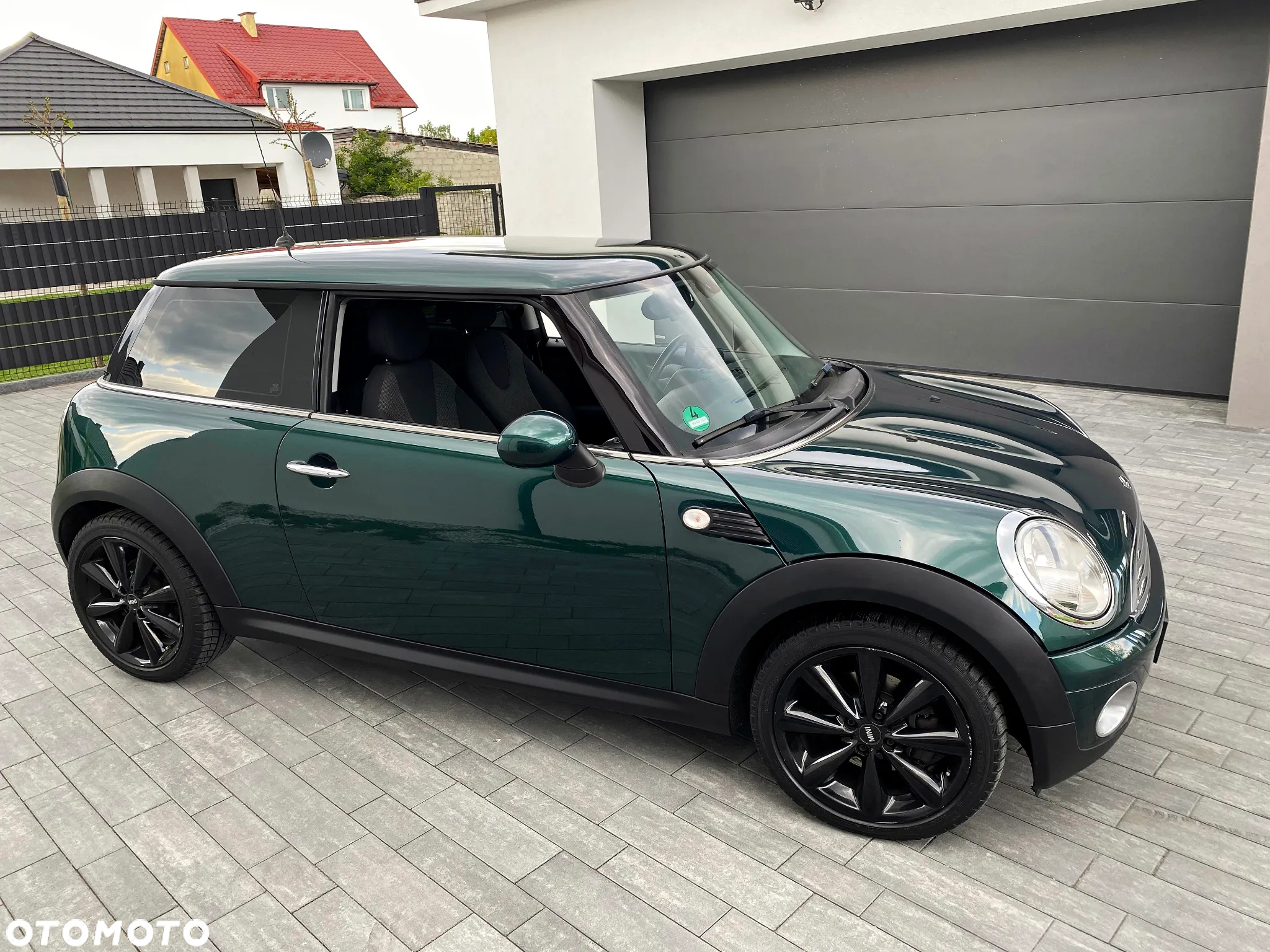 MINI ONE Standard - 16