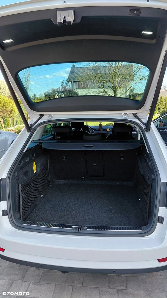 Skoda Superb 2.0 TDI Style DSG - 9