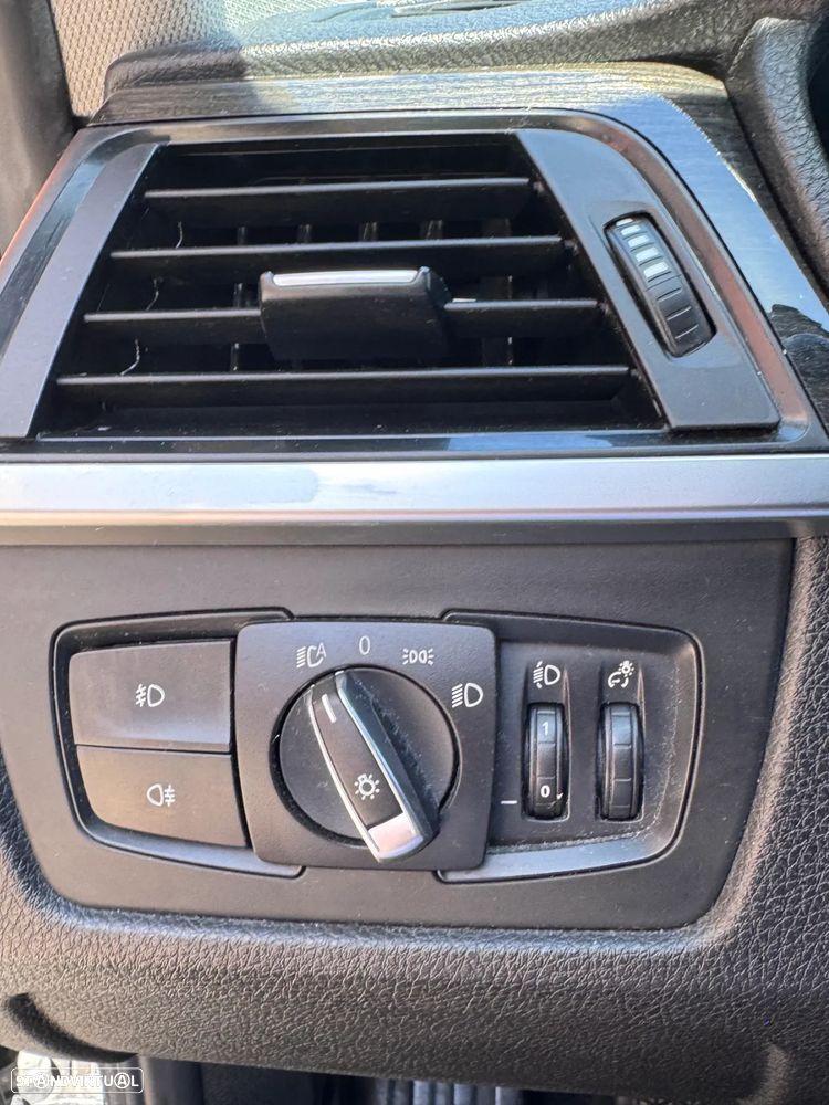 BMW 318 d Touring Line Luxury - 21