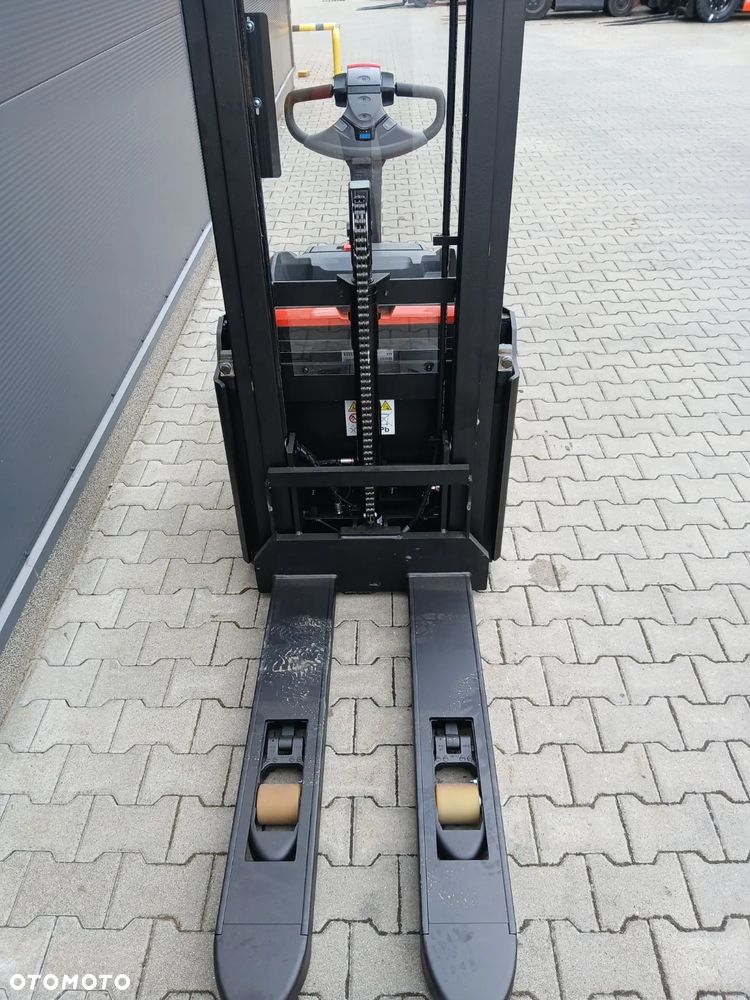 Toyota SWE140L - 6