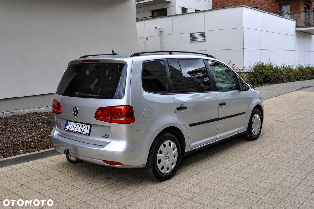 Volkswagen Touran - 4