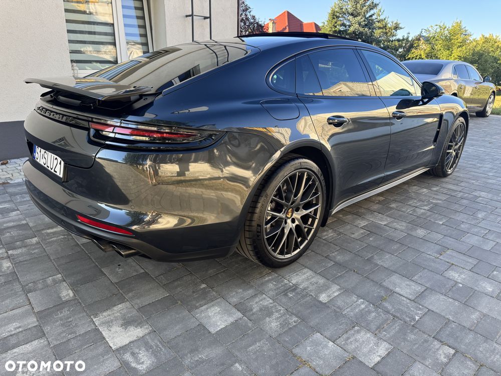 Porsche Panamera 4 - 24