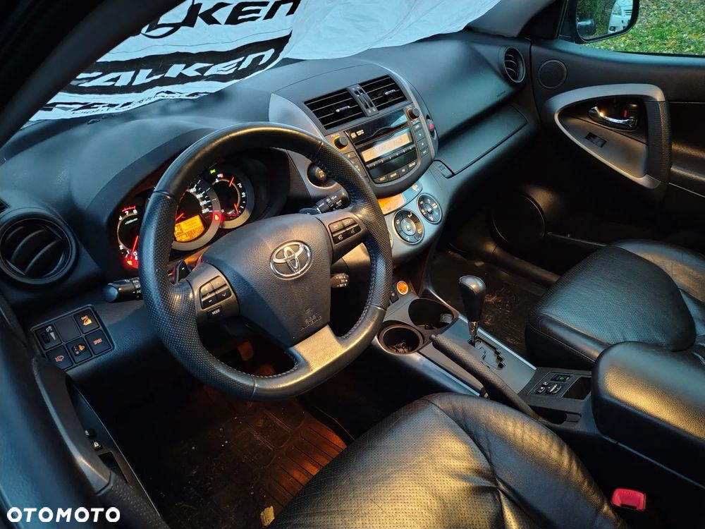 Toyota RAV4 - 7
