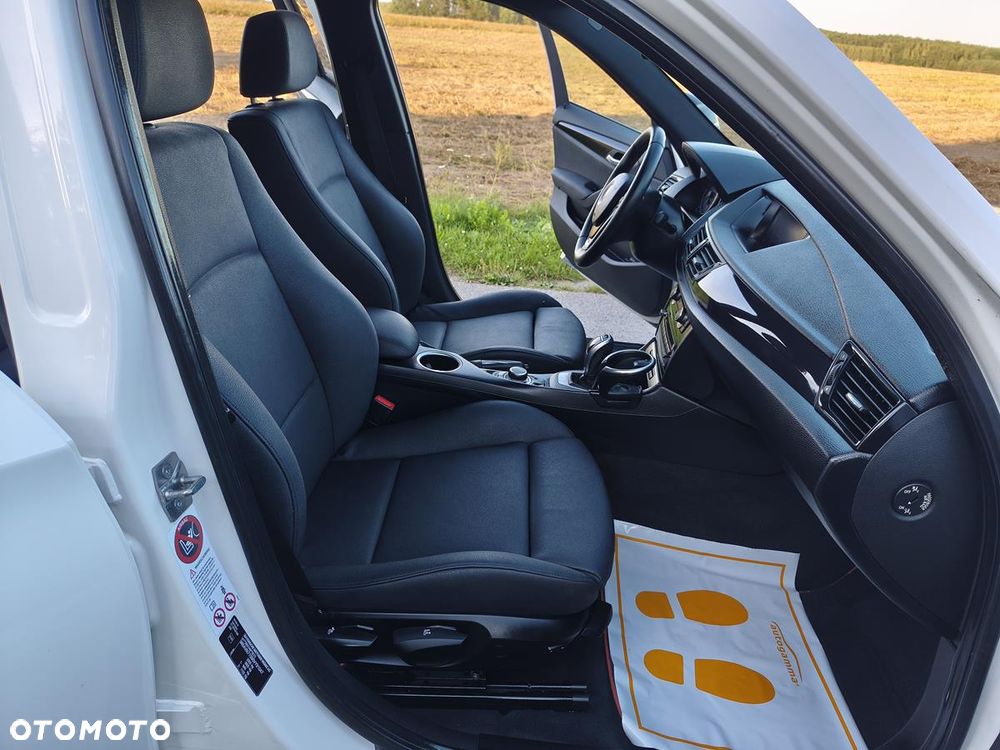 BMW X1 sDrive18d xLine - 27