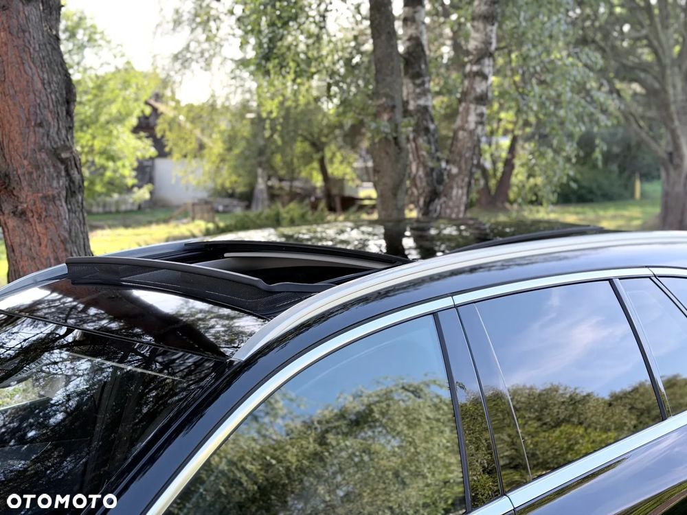 Mercedes-Benz Klasa C 300 d 4MATIC 9G-TRONIC - 38