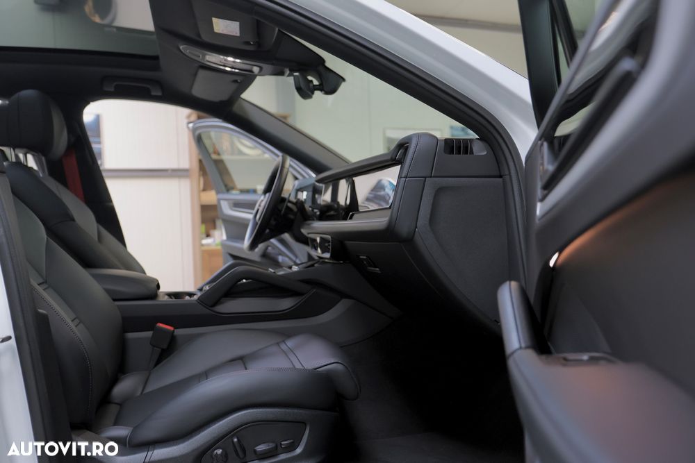 Porsche Cayenne Coupe E-Hybrid Tiptronic S Black Edition - 30