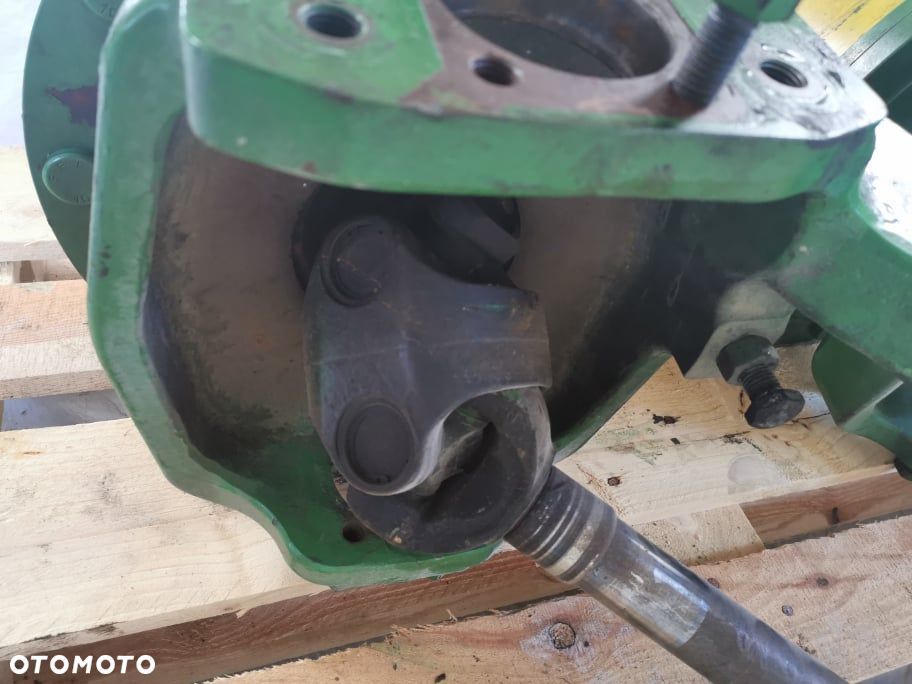 Zwolnica Zwrotnica prawa John Deere 6155 R {Typ 750310} - 10