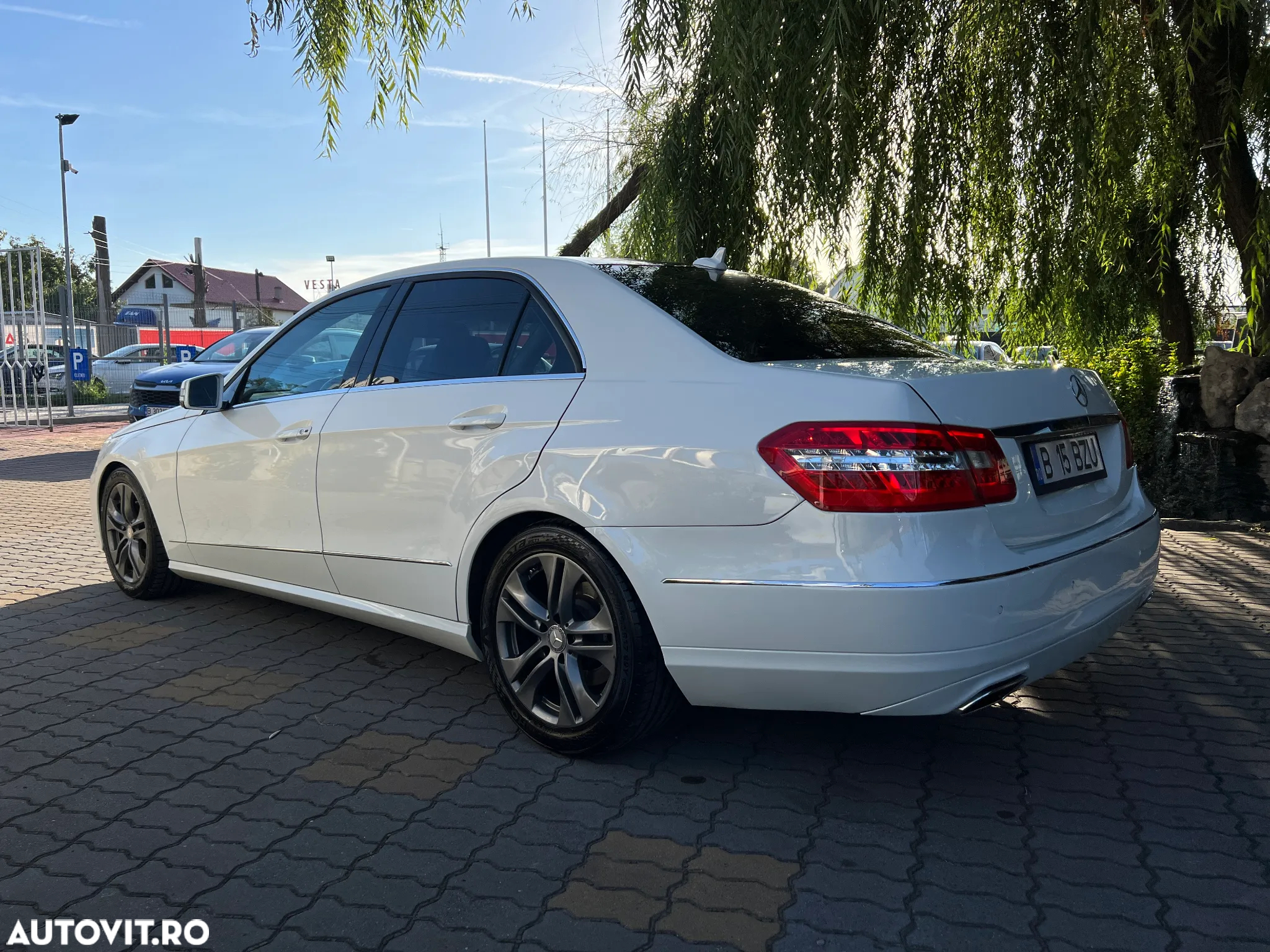 Mercedes-Benz E 250 CDI DPF BlueEFFICIENCY 7G-TRONIC Avantgarde - 14