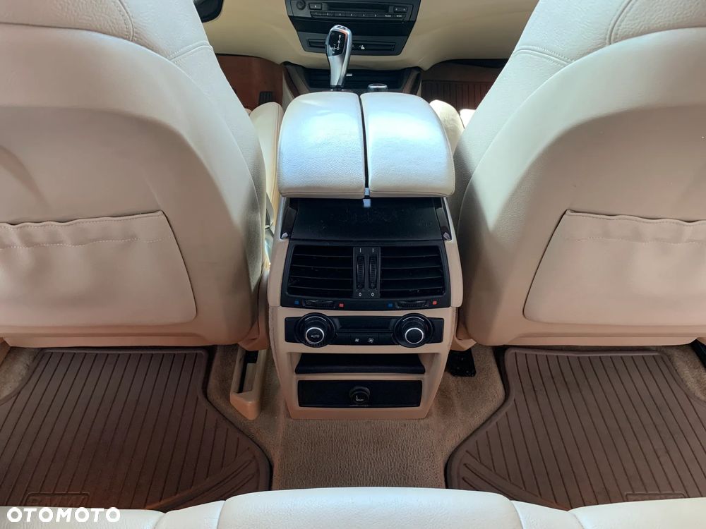 BMW X5 xDrive30i - 23