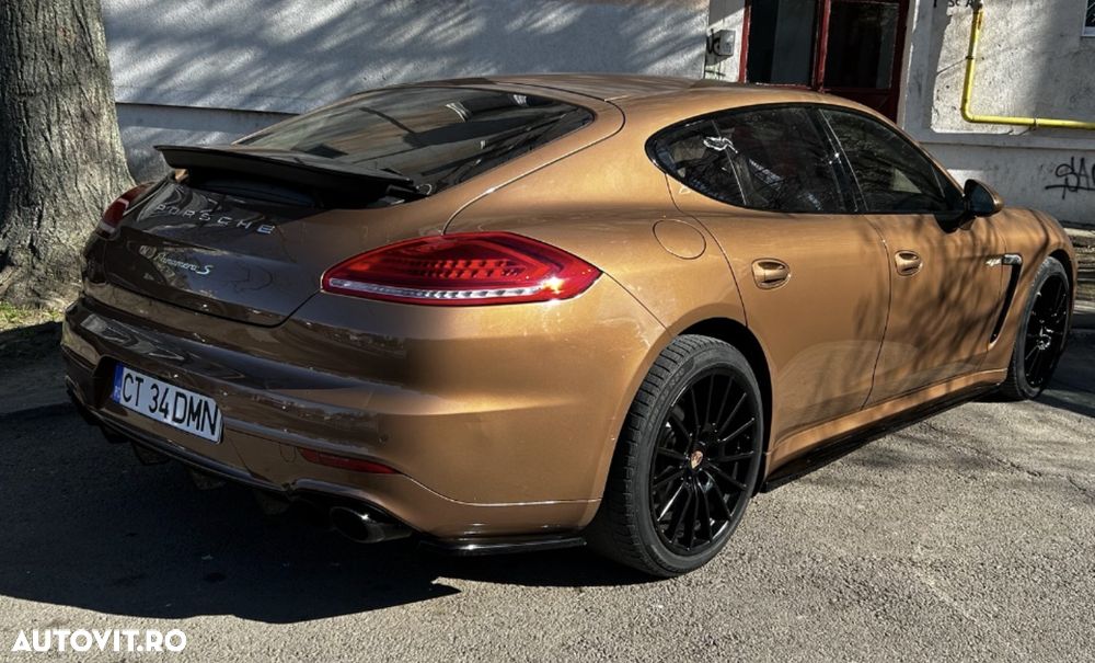 Porsche Panamera - 16