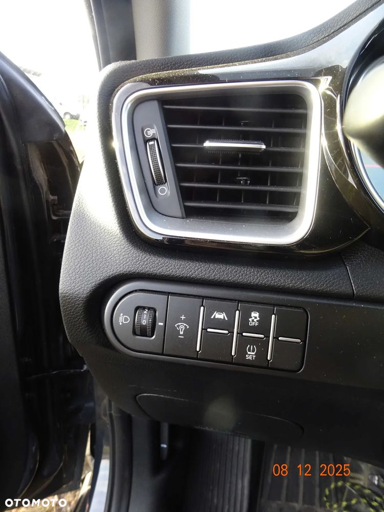 Kia Ceed 1.5 T-GDI Business Line DCT - 18