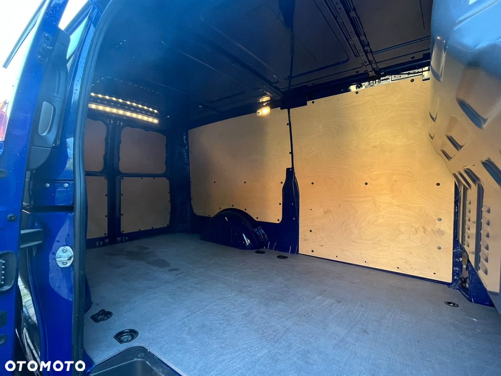 Mercedes-Benz Vito - 21