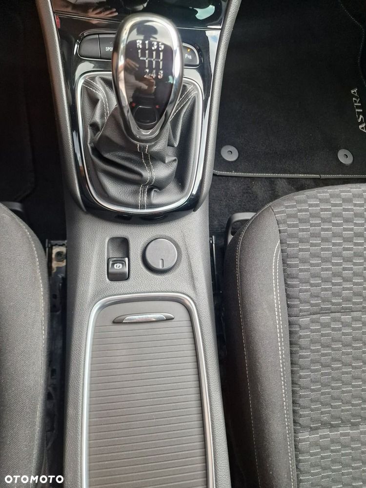 Opel Astra 1.4 Turbo Start/Stop Dynamic - 34