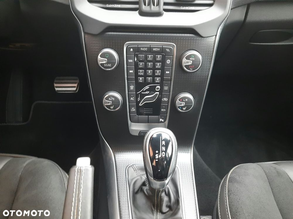 Volvo V40 D2 Geartronic RDesign - 19