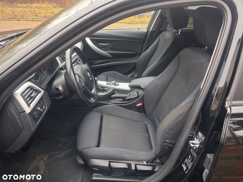 BMW Seria 3 318d Sport Line - 4