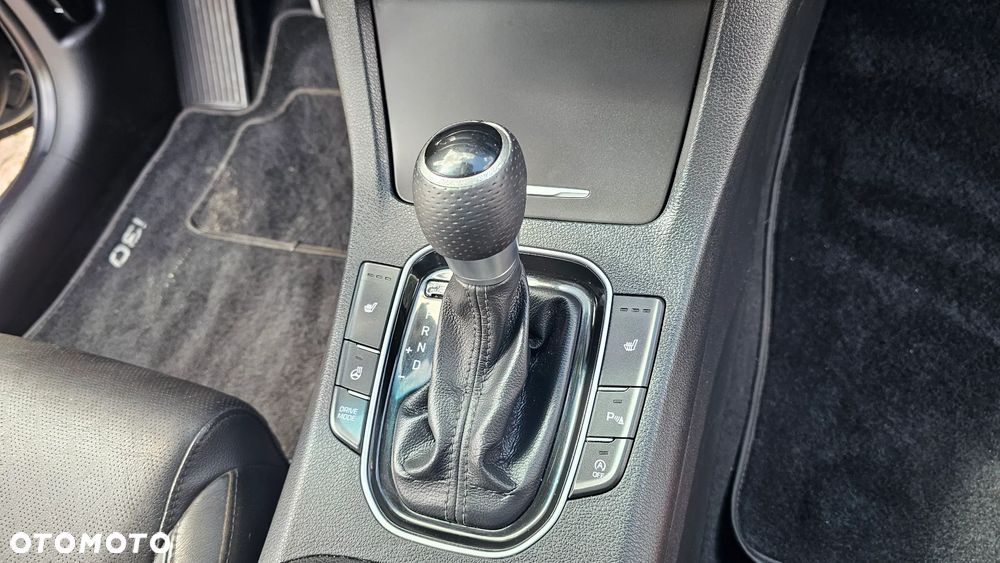 Hyundai i30 1.4 T-GDI Premiere Luxury DCT - 16