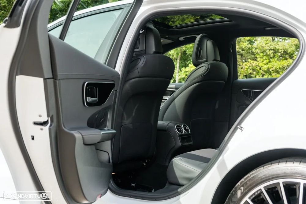 Mercedes-Benz C 300 - 31