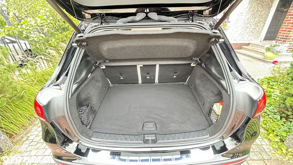 Mercedes-Benz GLA - 26