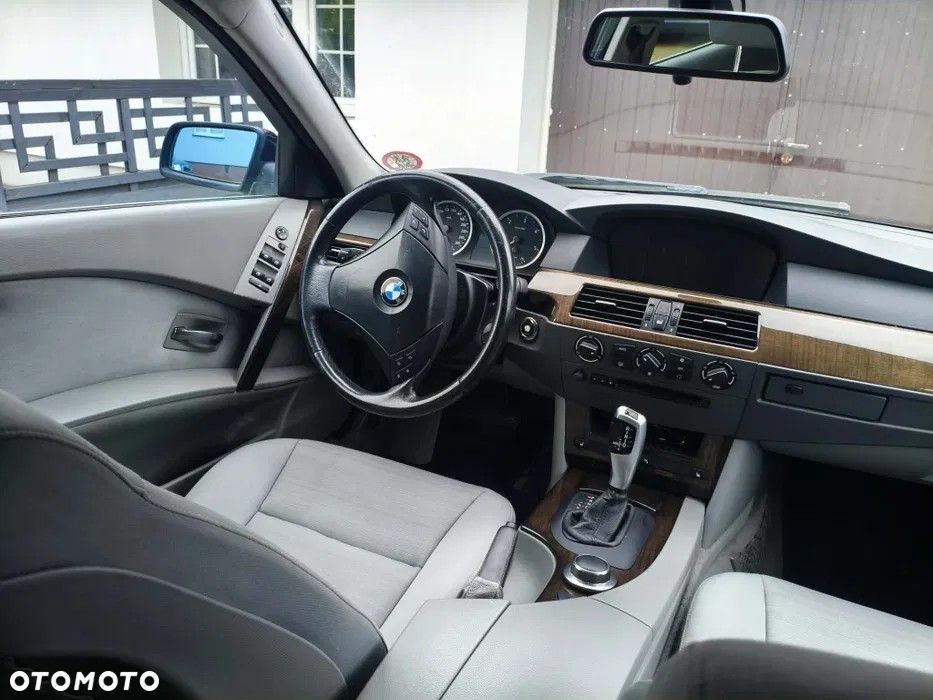 BMW Seria 5 2005 photo 3