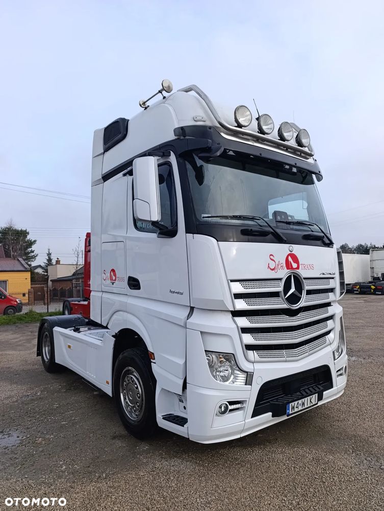 Mercedes-Benz Actros - 9