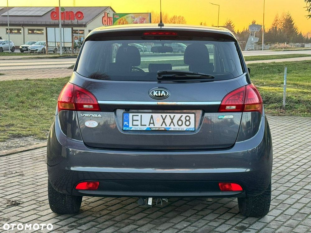 Kia Venga - 12