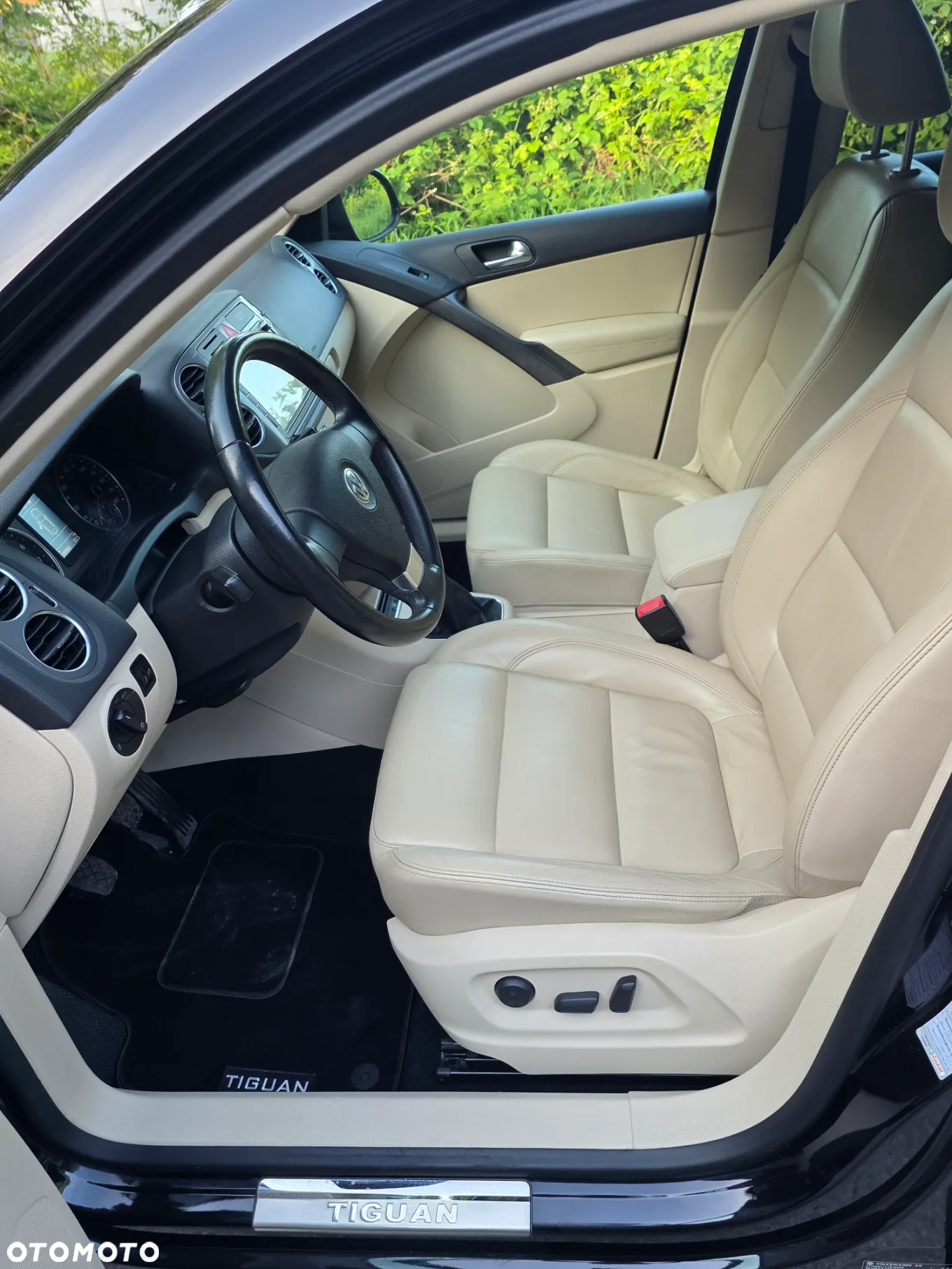 Volkswagen Tiguan - 12