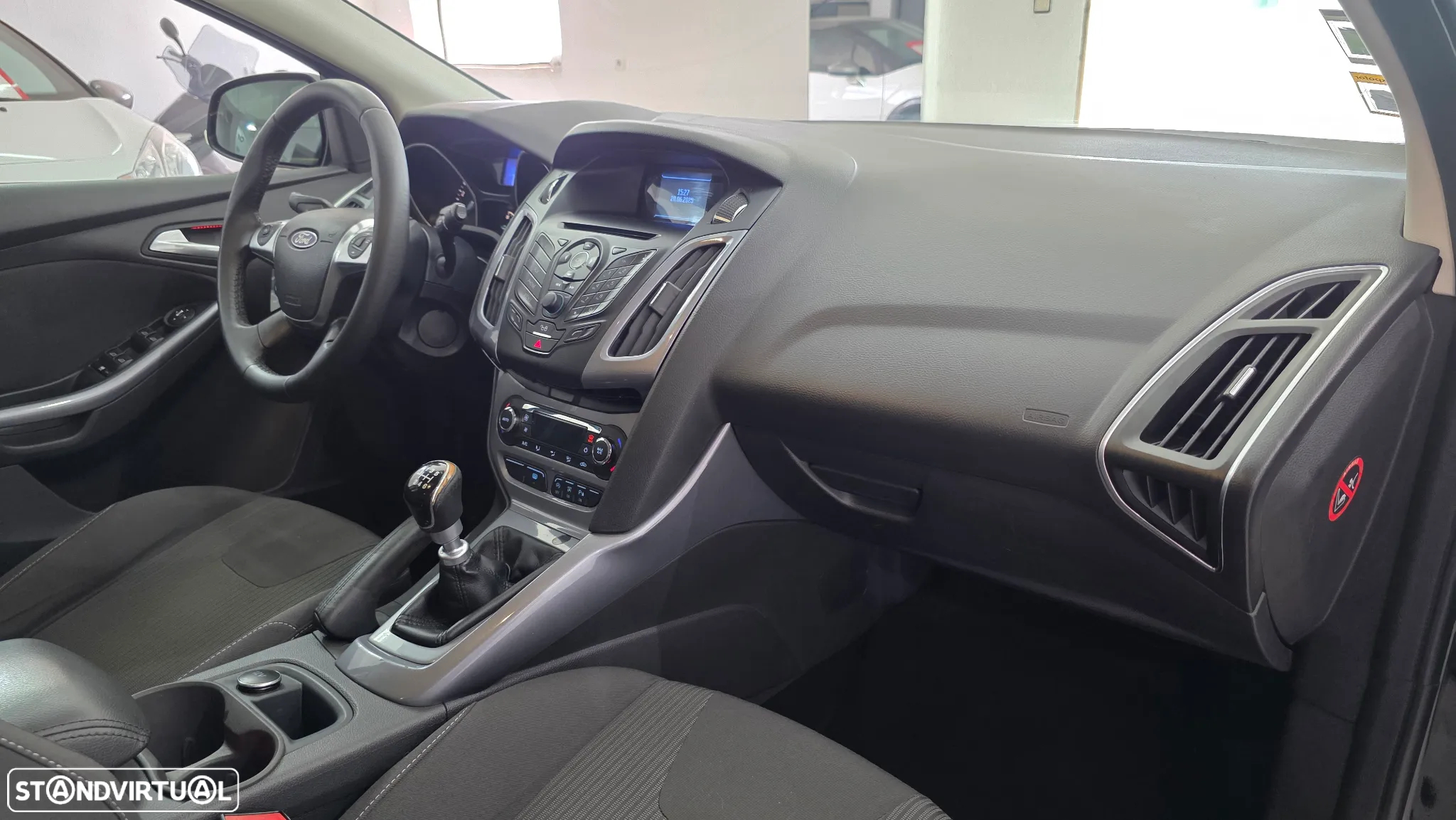 Ford Focus 1.0 SCTi Titanium - 18