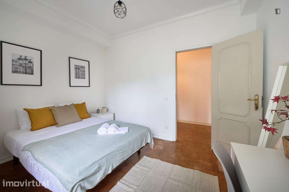 Quarto - localizado em Roma-Areeiro Lisbon - Grande imagem: 4/53