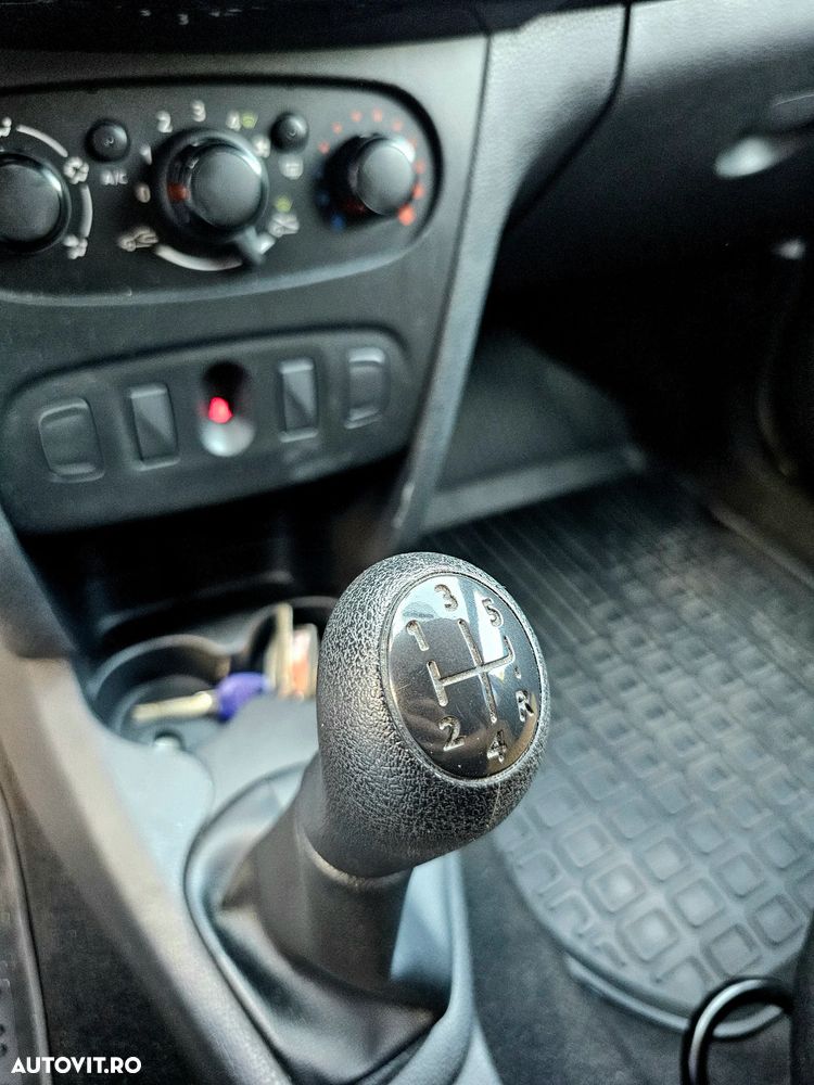 Dacia Logan - 30