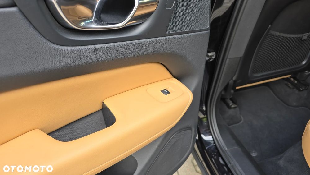 Volvo XC 60 D4 SCR AWD Inscription - 18