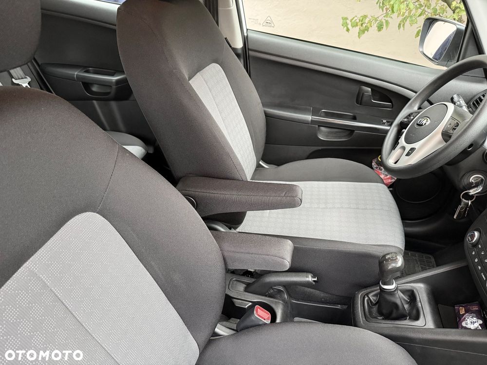 Kia Venga - 14