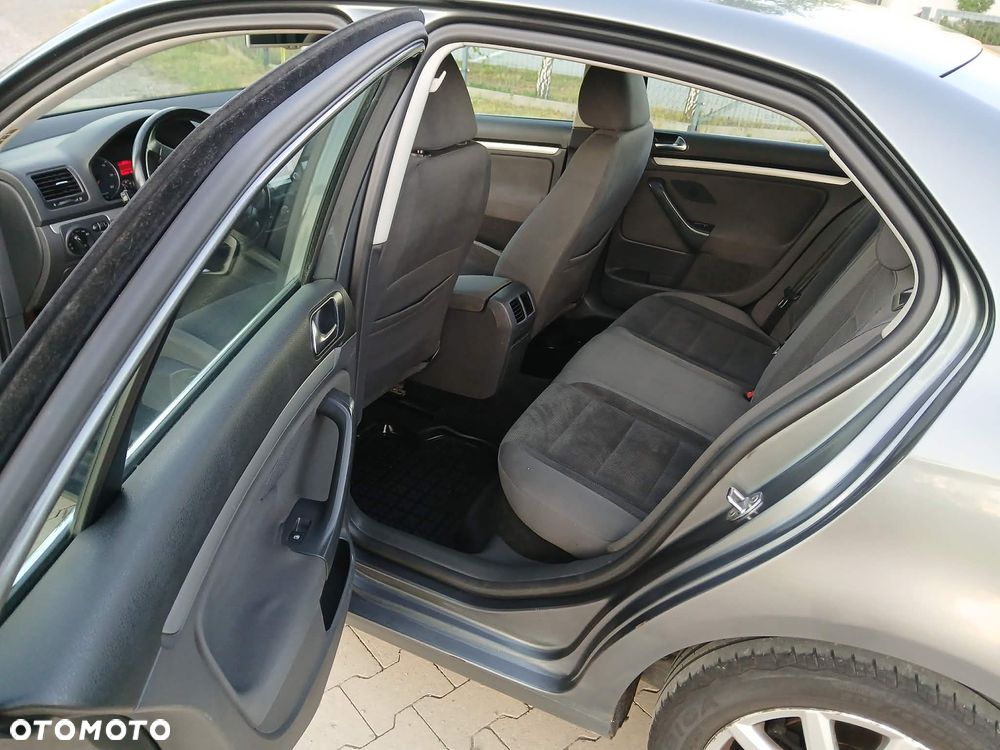 Volkswagen Jetta 1.9 TDI Comfortline - 8